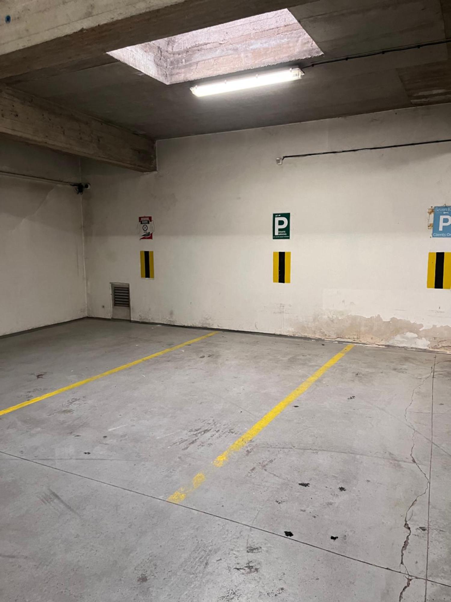 City Centre Apartment With Parking Praga Exterior foto